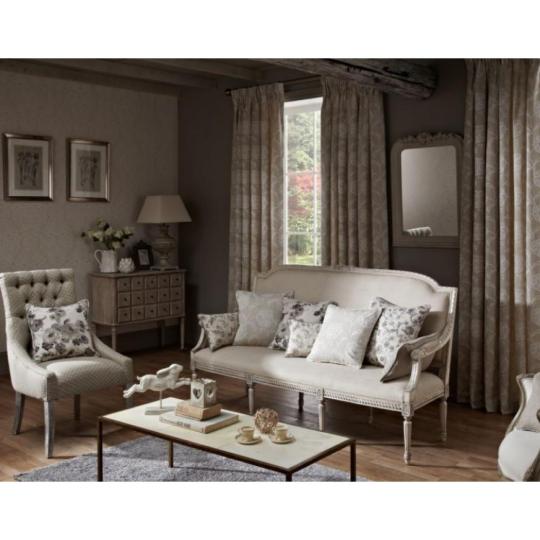 country vintage design retro rustikalny doplnok zavesy elegantna latka tapety textil poliester viskoza vzorovane kvitnuce bytovy dizajn renovacia interier.jpg